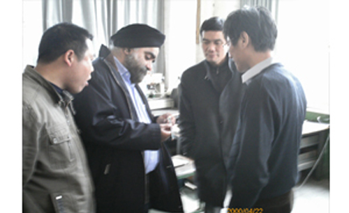 Beijing yingjiesen leaders visited the company with foreign customers